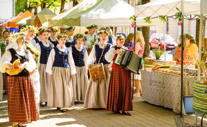 MUZIKĀLAIS JĀŅUZĀĻU TIRGUS