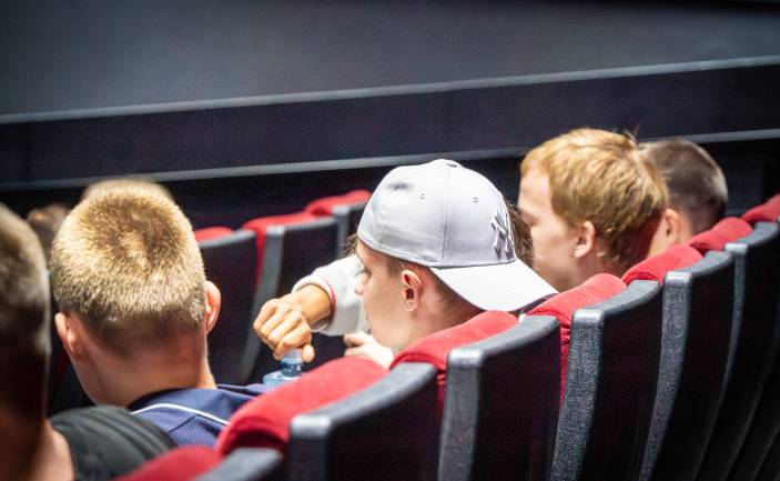 DAUGAVPILS KINO | SESTDIENAS SEANSI