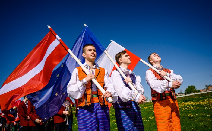 Fotogrāfiju izstāde „Polijas Maija svētki: Tradīcijas un patriotisms objektīvā”