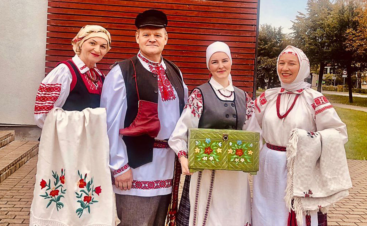 Fotoizstāde “Mans tautas tērpu stāsts Latvijā” d