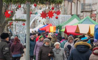 Decembra tirdziņš Rīgas ielā