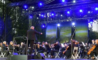 SESTDIENAS VAKARI DUBROVINA PARKĀ. Daugavpils Sinfonietta,  Jussendo (Žanna Blagoveščenska ar grupu)