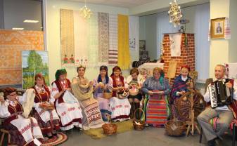 “Baltkrievu dārgumu lādē” ielika lina audumu “Baltkrievu dārgumu lādē” ielika lina audumu