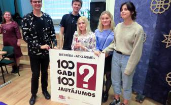 100 jautājumi bērniem un jauniešiem Latvijas simtgades priekšvakarā