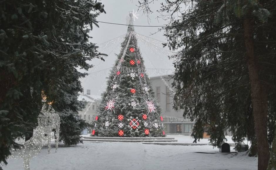 Zvaigžņotie Ziemassvētki Daugavpilī iemirdzas visā krāšņumā