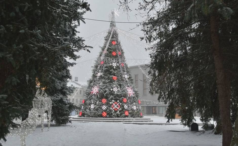 Рождественские звезды в Даугавпилсе продолжают загораться