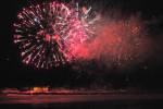 Новый год в Даугавпилсе ознаменовал зрелищный салют на набережной 6