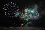 Новый год в Даугавпилсе ознаменовал зрелищный салют на набережной 12