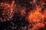 Новый год в Даугавпилсе ознаменовал зрелищный салют на набережной 17