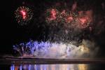 Новый год в Даугавпилсе ознаменовал зрелищный салют на набережной 20