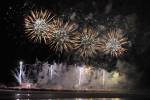 Новый год в Даугавпилсе ознаменовал зрелищный салют на набережной 23