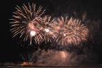 Новый год в Даугавпилсе ознаменовал зрелищный салют на набережной 27