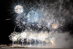 Новый год в Даугавпилсе ознаменовал зрелищный салют на набережной 36
