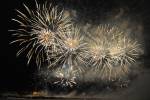 Новый год в Даугавпилсе ознаменовал зрелищный салют на набережной 39