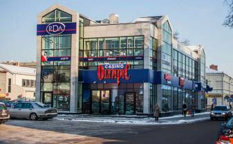 Azartspēļu zālēm Daugavpilī draud licenču anulēšana