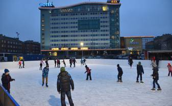 Slidotava Vienības laukumā darbosies līdz 10.martam