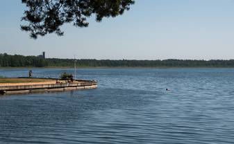 Piepūšamās ūdens atrakcijas Lielajā Stropu ezerā vēlas izvietot divi uzņēmēji