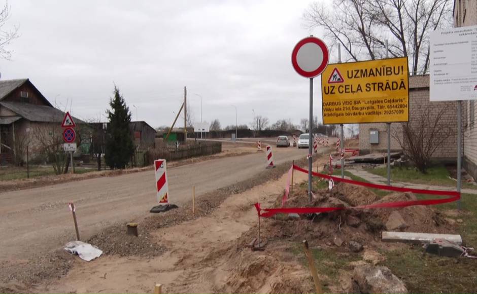 Возобновляются работы по строительству стоянок в Даугавпилсе