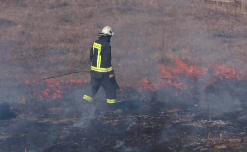 Kūlas ugunsgrēku sezonā daugavpiliešus aicina būt īpaši uzmanīgiem