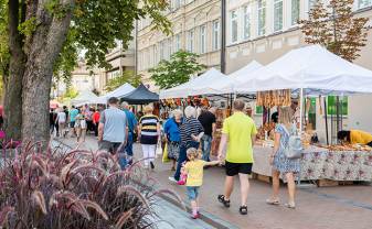 Maija tirdziņš Rīgas ielā (2019. gada 18.maijā)