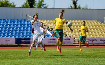 10 komandas futbolisti aizvadīja spēles Latvijas un Azerbaidžānas jaunatnes izlasēs