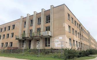 В Даугавпилсской крепости снесут опасную силикатную постройку