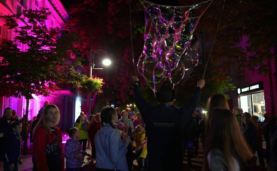 Rīgas ielas svētki ieskandināja mūzikas un mākslas festivālu „ReStArt”