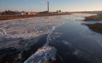 Izdots rīkojums par aizliegumu atrasties uz ūdenstilpju ledus