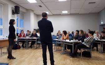 Lietpratībā balstītā mācīšanās – kursi angļu valodas un CLIL skolotājiem Lietpratībā balstītā mācīšanās – kursi angļu valodas un CLIL skolotājiem