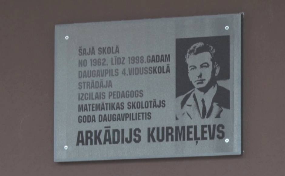 Atklāta piemiņas plāksne goda daugavpilietim Arkādijam Kurmeļevam