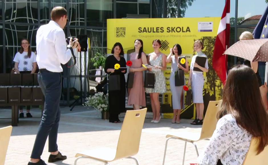 „Saules skolā” sumina absolventus un gaida jaunos studentus