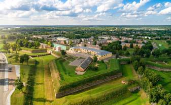 BŪS PAPILDUS FINANSĒJUMS DAUGAVPILS CIETOKŠŅA SAGLABĀŠANAI BŪS PAPILDUS FINANSĒJUMS DAUGAVPILS CIETOKŠŅA SAGLABĀŠANAI