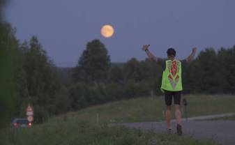 Ultramaratonists Laimonis Skadiņš noskrien distanci Rīga-Daugavpils