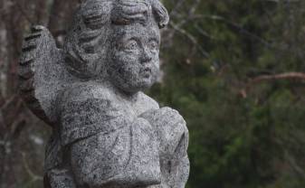Par ko jāatceras, veicot kapu uzkopšanu