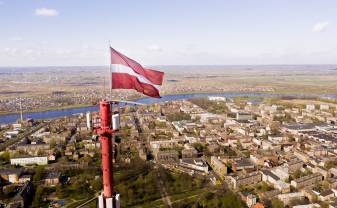 Apsveicam Latvijas Republikas Neatkarības atjaunošanas gadadienā!