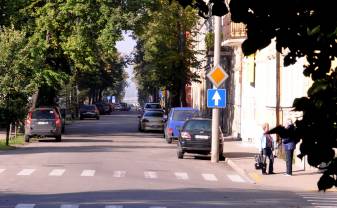 Daugavpils iedzīvotāji var izteikt viedokli par satiksmes drošību Raiņa ielā