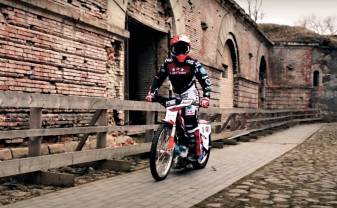 UNUSUAL VIDEO COMBINES DAUGAVPILS FORTRESS AND SPEEDWAY