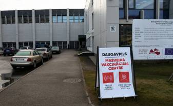 Autostāvvietu  Arhitektu ielā var izmantot tikai iedzīvotāji, kas ierodas uz vakcināciju