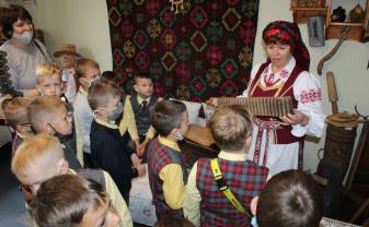“Baltkrievu gadatirgus” ietvaros notika etno meistarklase skolēniem