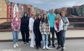 Participants of the STEM camp reach one of the highest peaks in Norway