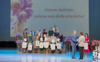 Svinīgā pasākumā sumināti Daugavpils pedagogi Svinīgā pasākumā sumināti Daugavpils pedagogi