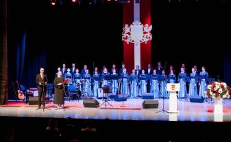 Valsts svētku priekšvakarā pasniegtas Daugavpils domes “GADA BALVAS” Valsts svētku priekšvakarā pasniegtas Daugavpils domes “GADA BALVAS”