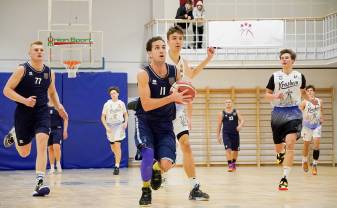 Ar enerģiskām fināla spēlēm noslēdzās pilsētas čempionāts basketbolā