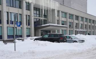 Autovadītājus aicina nenovietot auto sniega savākšanas vietās Autovadītājus aicina nenovietot auto sniega savākšanas vietās