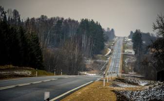 Apledojuma dēļ apgrūtināta braukšana pa Latvijas ceļiem austrumu rajonos, tostarp arī Daugavpils apkaimē Apledojuma dēļ apgrūtināta braukšana pa Latvijas ceļiem austrumu rajonos, tostarp arī Daugavpils apkaimē