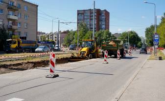 NAKTĪ NO TREŠDIENAS UZ CETURTDIENU NOTIKS BŪVDARBI JĀTNIEKU IELĀ