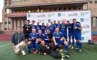 FUTBOLA KOMANDA VICTORY KĻŪST PAR DAUGAVPILS ČEMPIONĀTA UZVARĒTĀJIEM