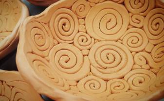 Daugavpils Māla mākslas centrs rudens brīvlaikā piedāvā keramikas nodarbības