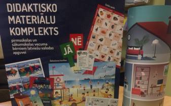 Saņemts latviešu valodas apguves atbalsta materiālu dāvinājums pārejā uz vienotu skolu