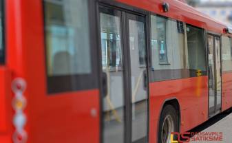 ĶĪMIJAS APKAIMĒ TIEK ATCELTI AUTOBUSU KUSTĪBAS IEROBEŽOJUMI